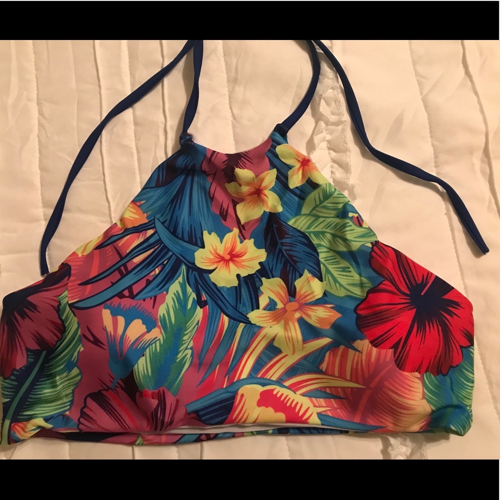 Bikini - Picture 2 of 5